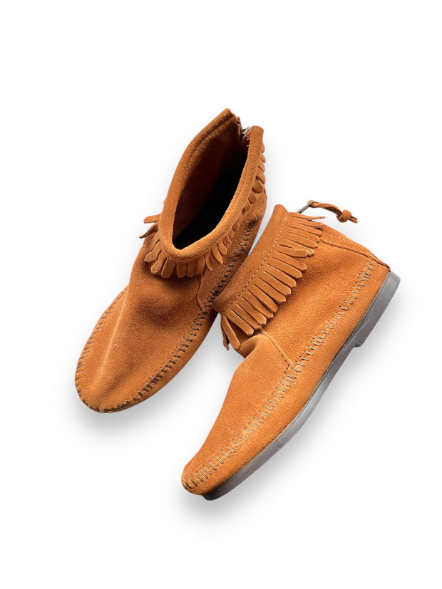 Size 3 Minnetonka boots/New Default Title / 3 / -