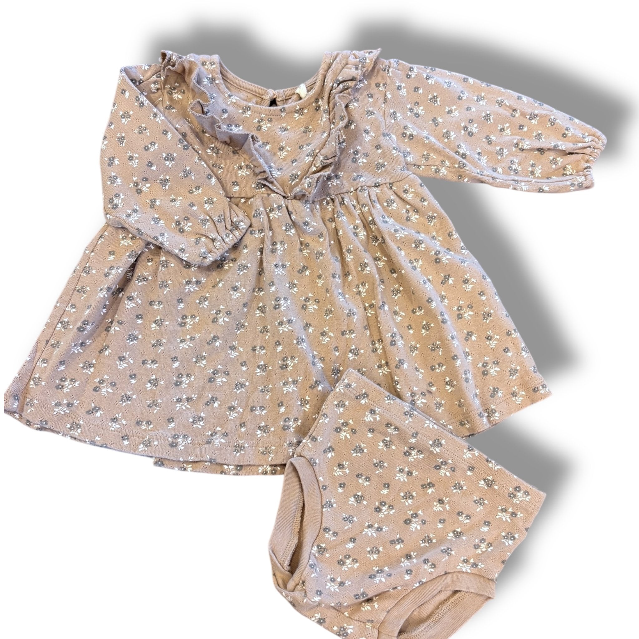 Size 12-18 month Quincy mae tan, grey/cream floral knit long sleeve dress/tunic and bloomers Default Title / 12-18 month / Girl