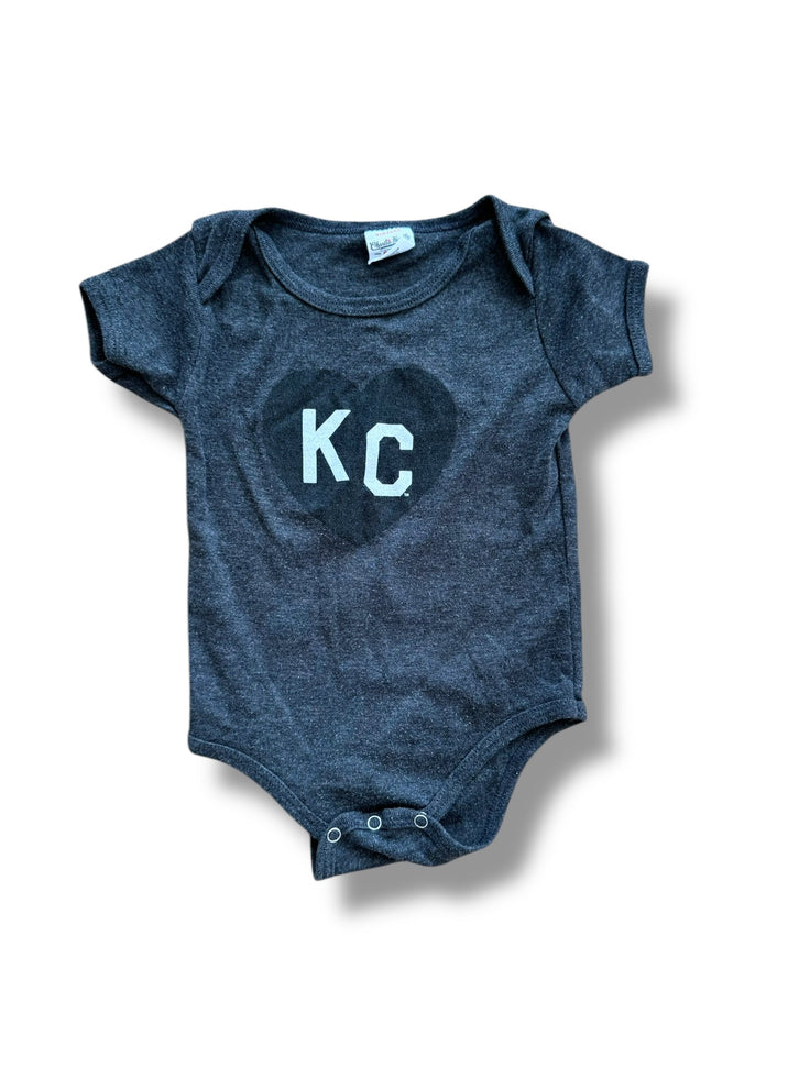 Size 6-12 month Charlie Hustle dark gray onesie black KC heart Default Title / 6-12 month / -