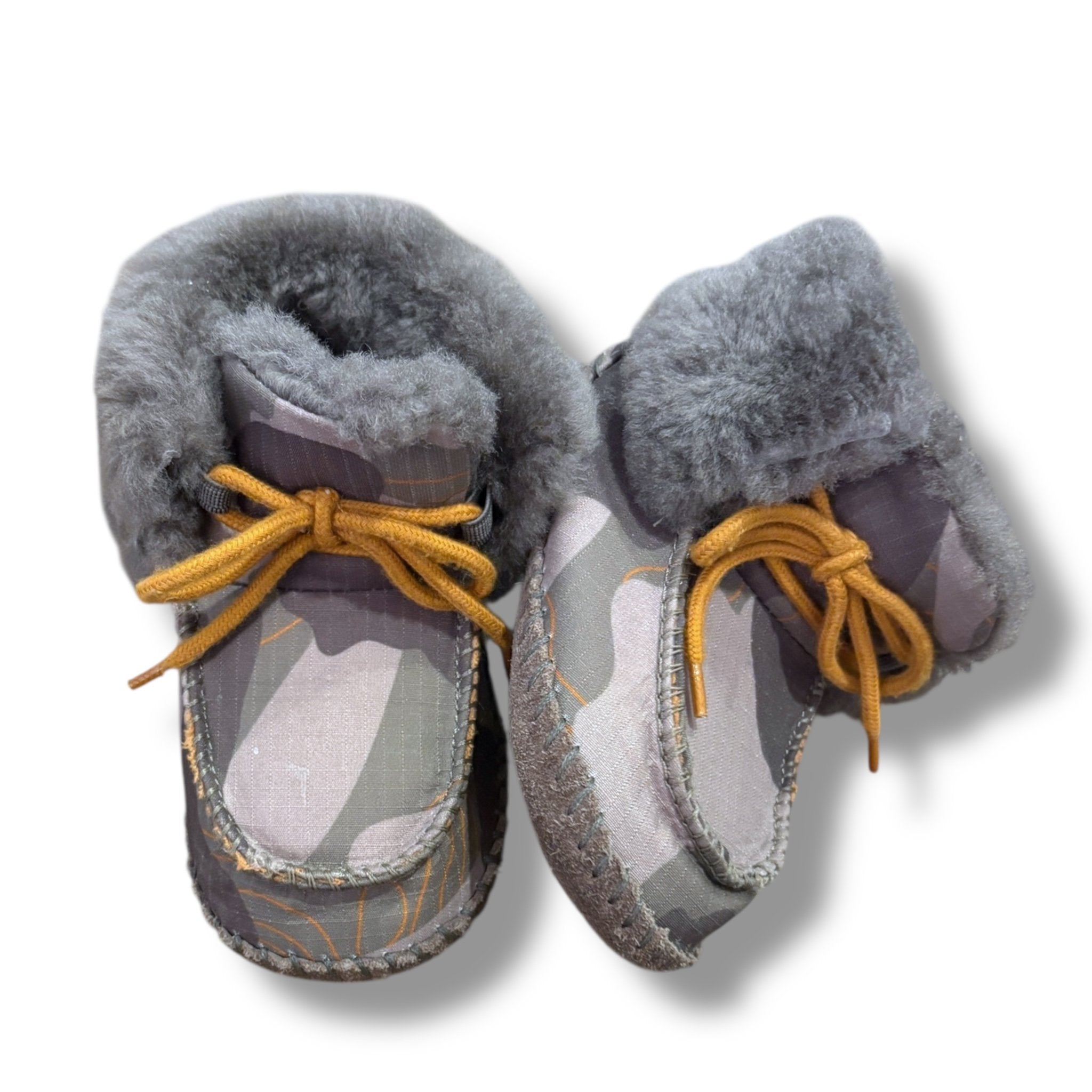 Size 4-5 Infant UGG camo booties, grey faux fur lining Default Title / 5-Apr / -